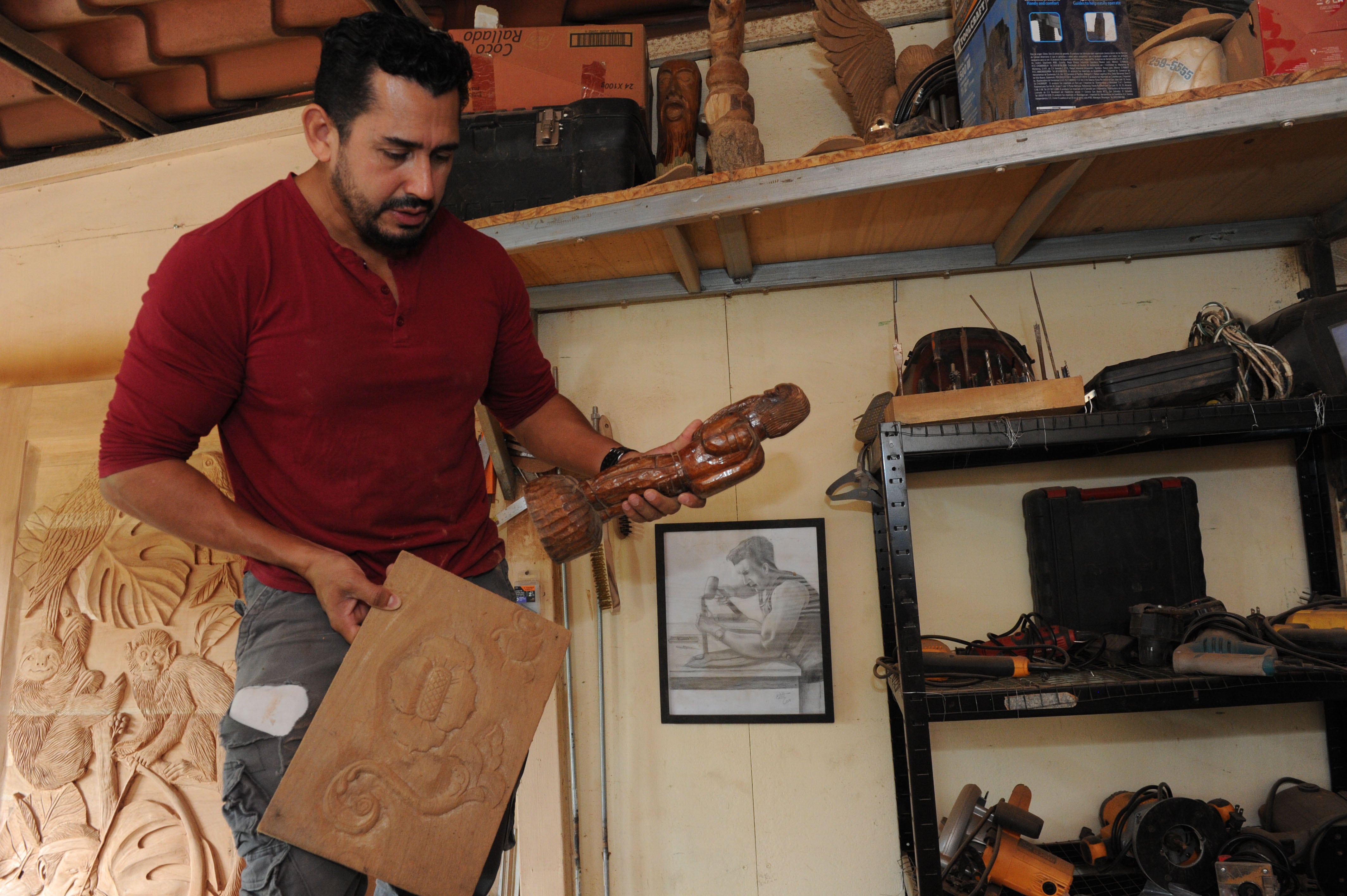 Escultor Jonathan Barrantes