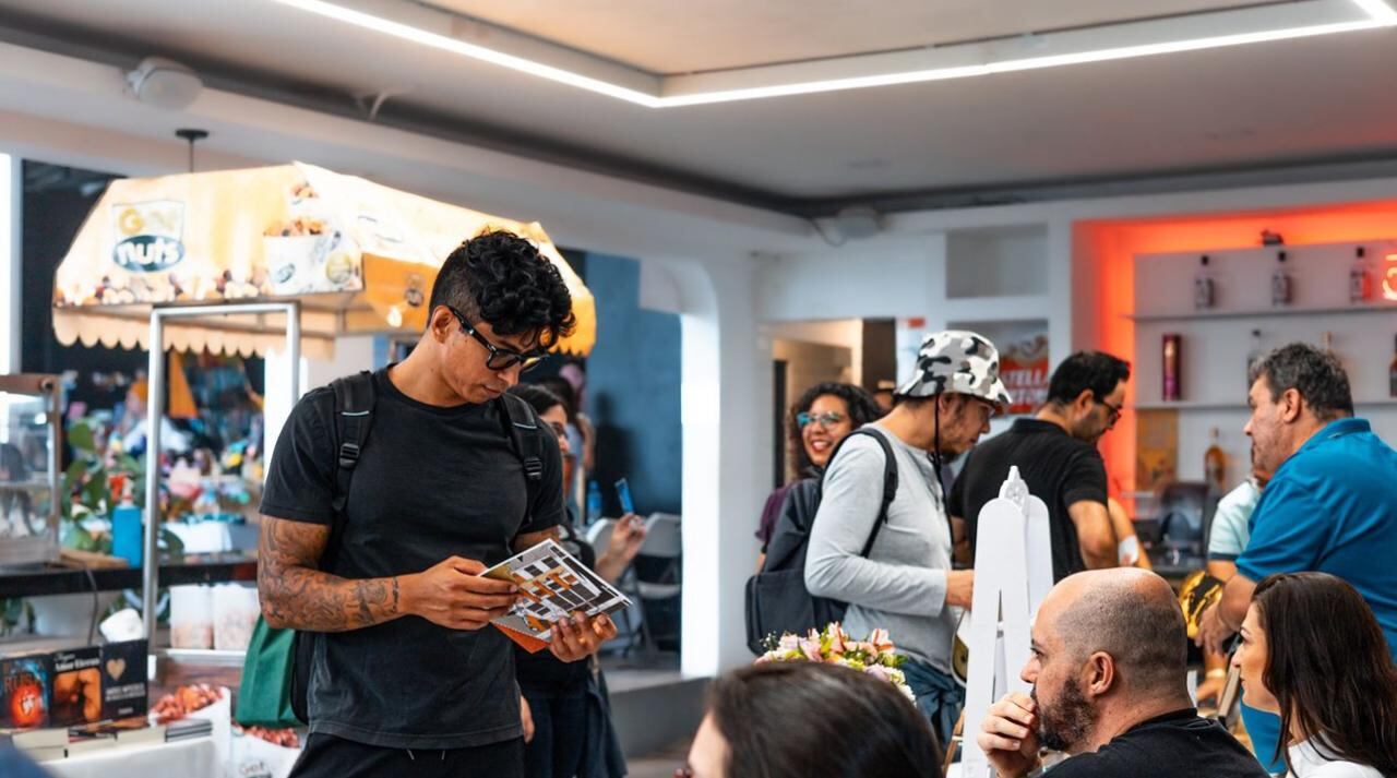 El Bookafest gozó con casi 500 visitantes en su primera edición, donde llegó un público de todas las edades. Foto: Cortesía de la organización