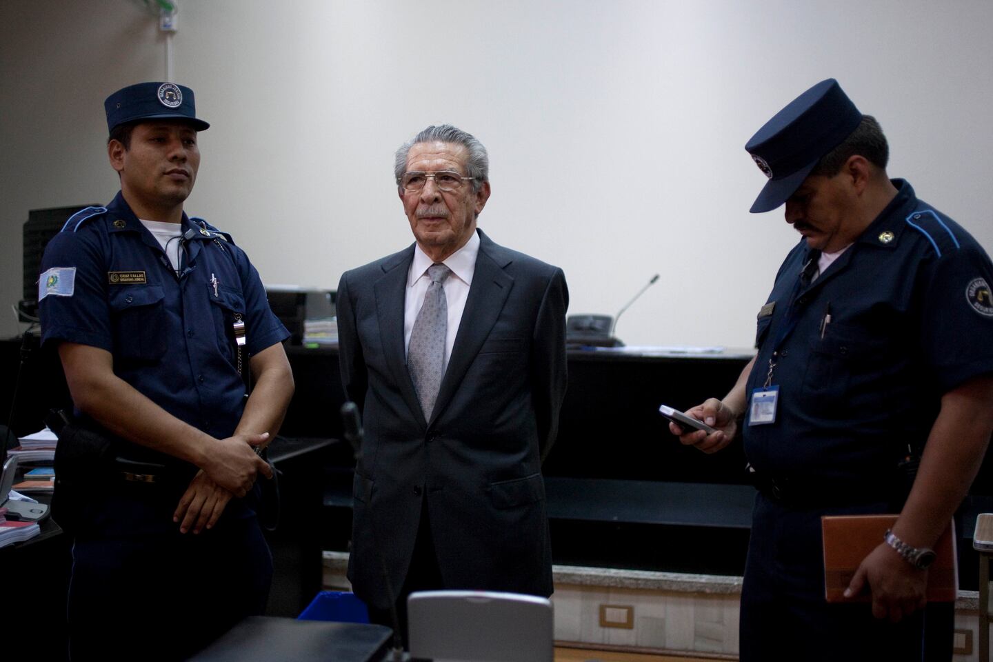 Ríos Montt padece de una desviación en la columna 