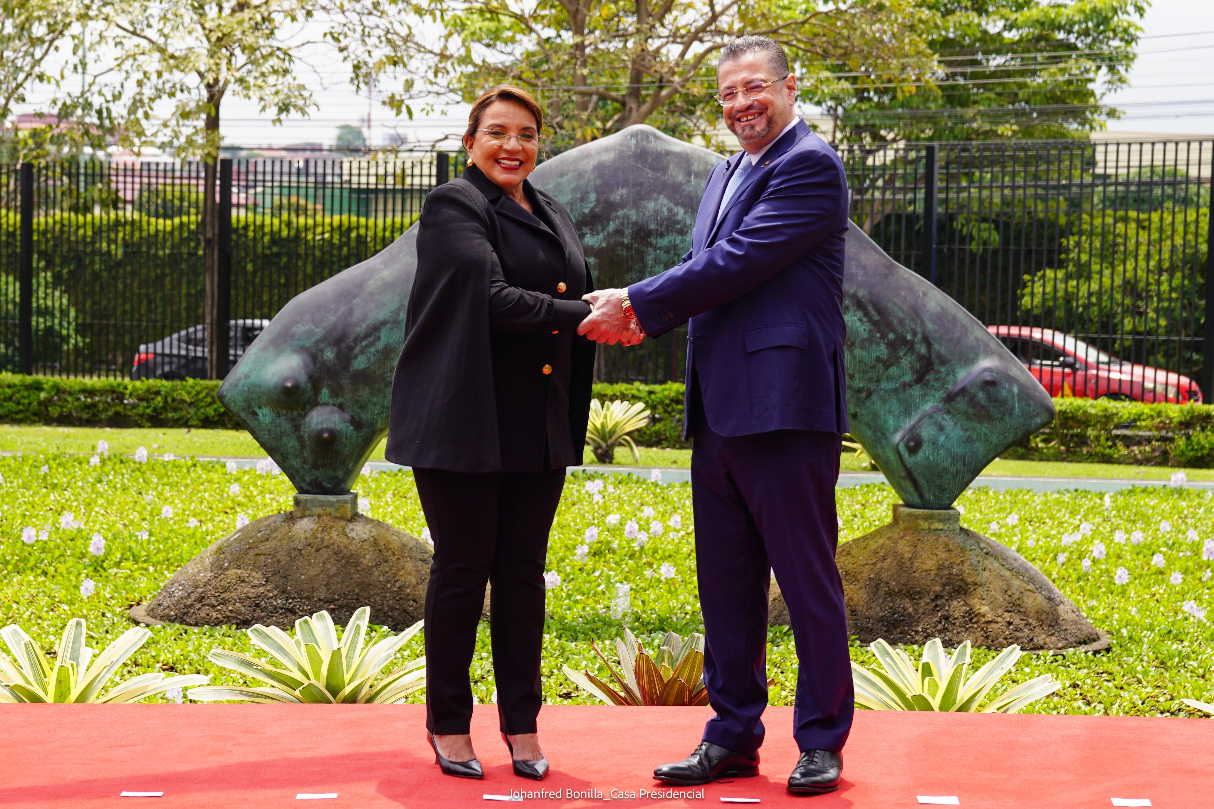 La presidenta de Honduras, Xiomara Castro, y el presidente, Rodrigo Chaves, acordaron convocar a los países miembros del SICA para reactivar el organismo regional.