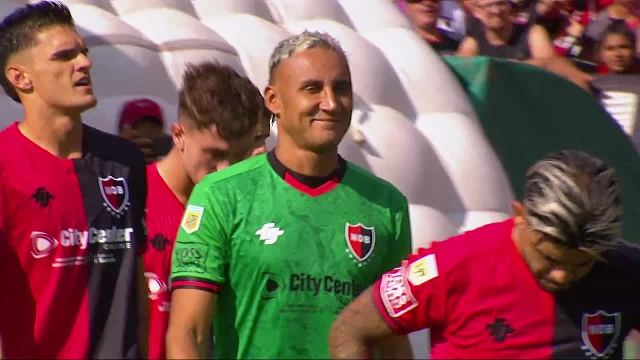 Keylor Navas inició el clásico con una sonrisa y Newell's acabó con una derrota ante Central.