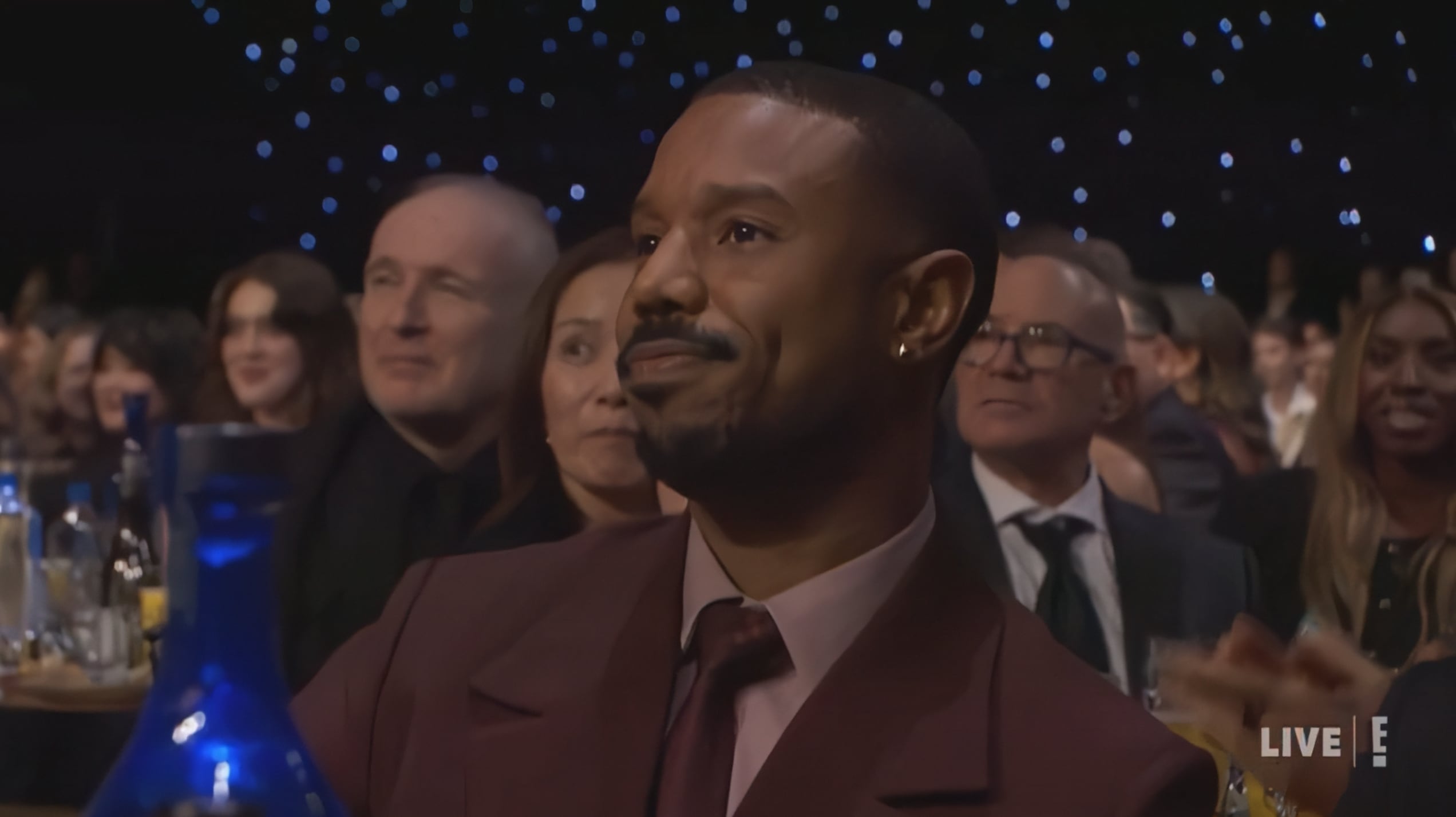 Un gesto serio de Michael B. Jordan tras la victoria de Timothée Chalamet en los Critics Choice Awards de 2026 desató una ola de reacciones virales.