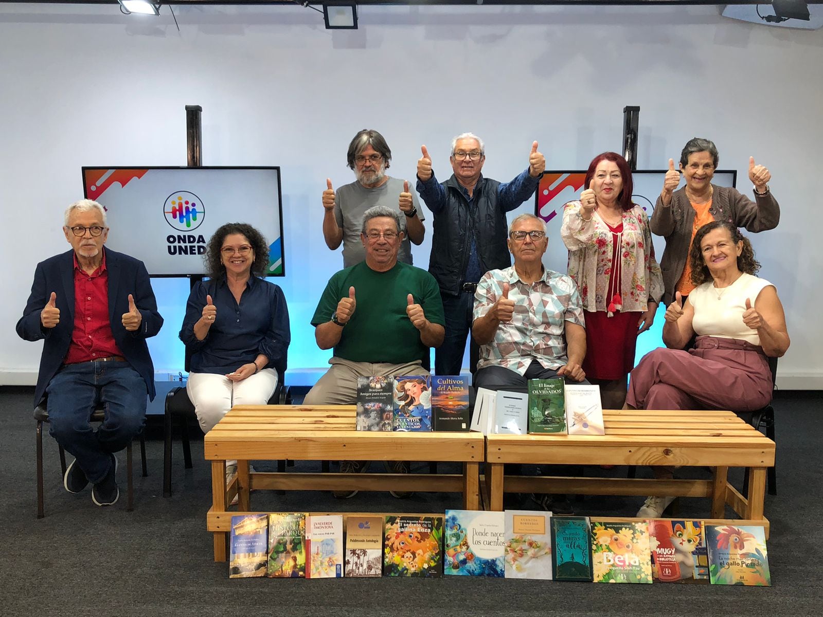 En el marco del Día de la Persona Adulta Mayor, el escritor Mario Valverde le explicaba a ‘La Nación’ acerca de cómo transformó la jubilación en un espacio de creación, memoria y comunidad.