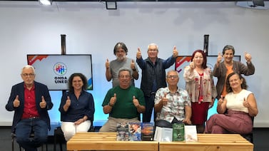 “Los viejos también escribimos”: La comunidad de adultos mayores que transforma la jubilación en literatura