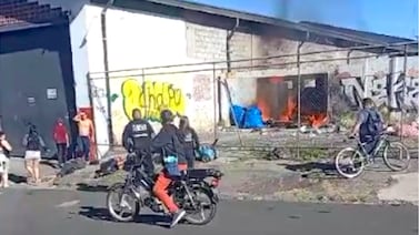 Mujer murió calcinada por fuego en lote baldío de Pavas