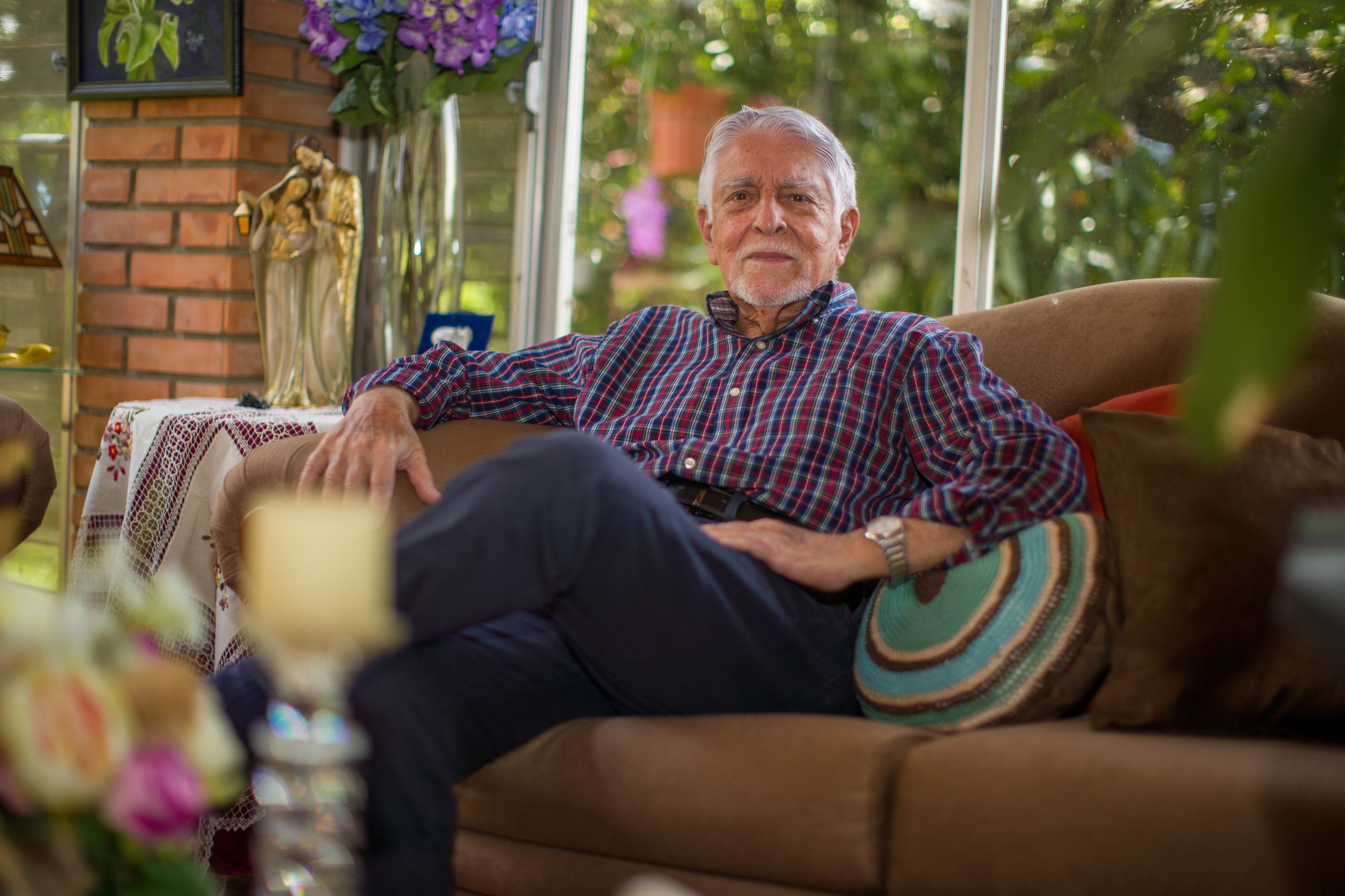 28/08/2023, San José, Curridabat, retratos de Gustavo Castillo experto en balística y su esposa Mary Quesada.