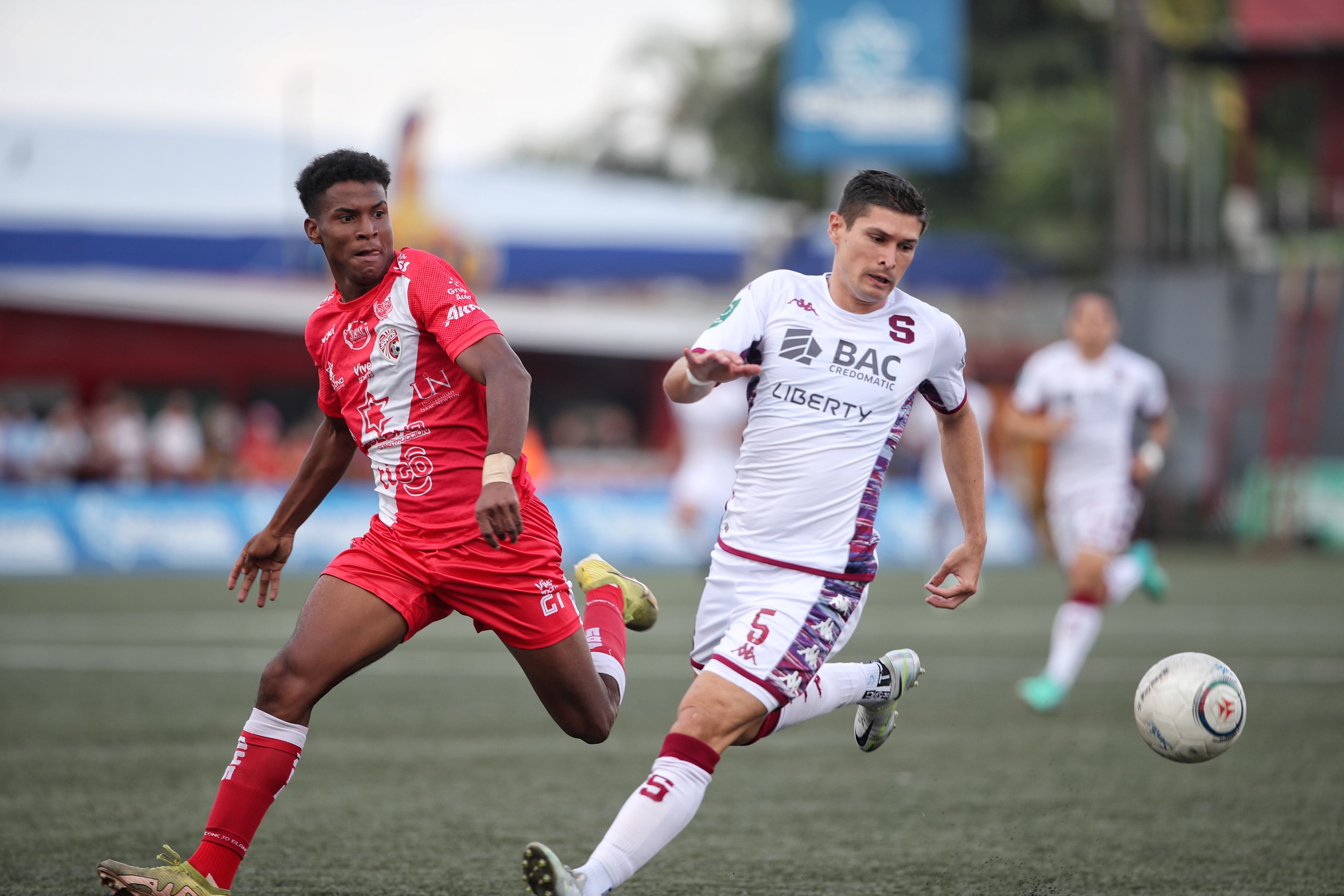 01/03/2024/ Juego entre Santos de Guapiles vs Deportivo Saprissa por el torneo Clausura de la Liga Promerica en el estadio Ebal Rodríguez / Foto John Durán