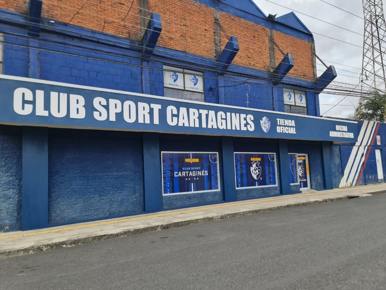 El Cartaginés no podrá hacer uso de su estadio por cinco días naturales. Ministerio de Hacienda clausuró el Fello Meza este jueves.