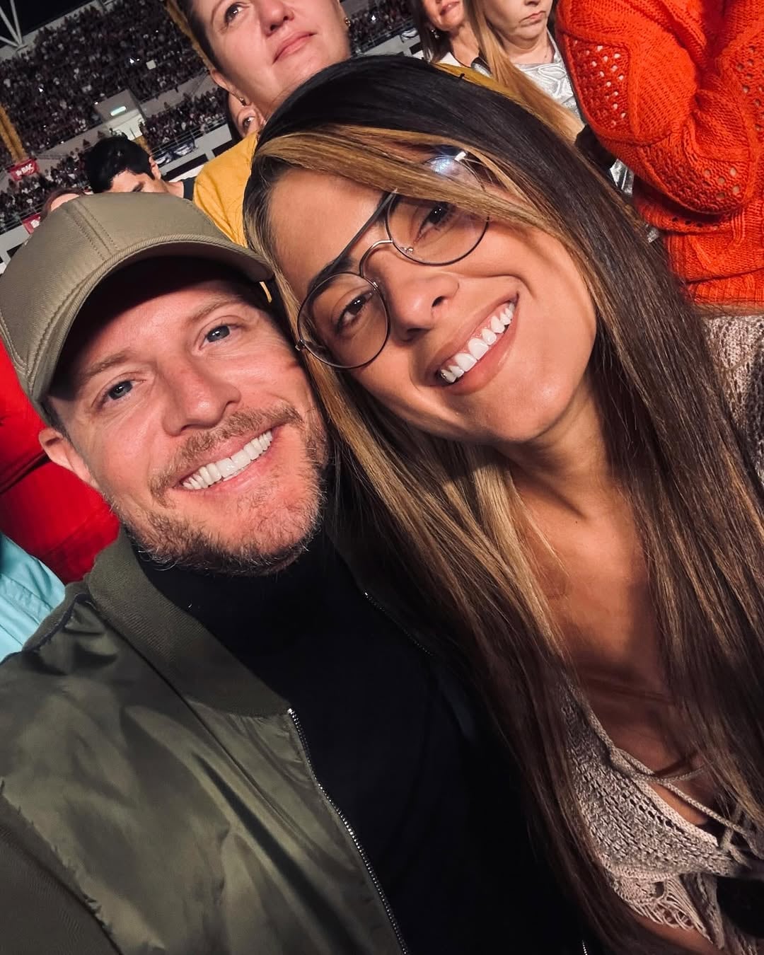 El presentador Mauricio Hoffmann y su novia María José Ulate, mejor conocida como Majo Ulate.