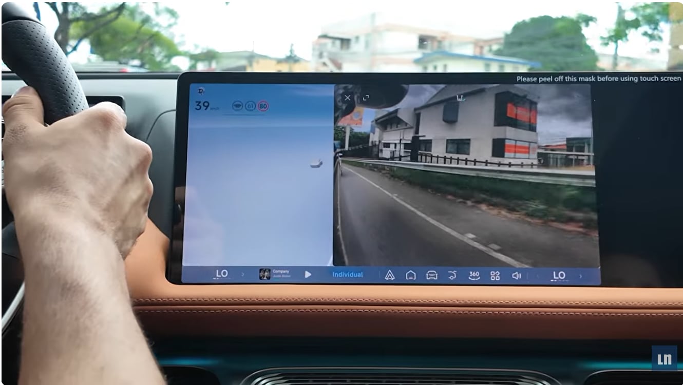 Pantalla con la calle donde se transita.