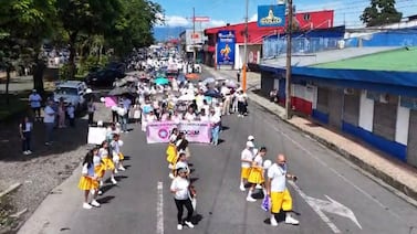 Iglesias y vecinos de Guápiles marchan por la paz en medio de hechos violentos. ‘La educación es el tema número uno’, dijo un participante