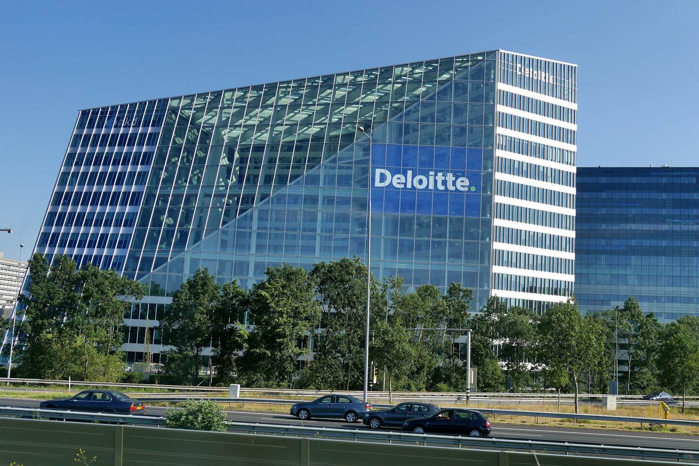 El edificio The Edge se completó a finales del 2014.