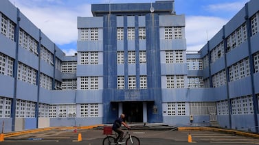 Ministerio de Salud abre plazas con salario de ¢2,3 millones: así puede postularse