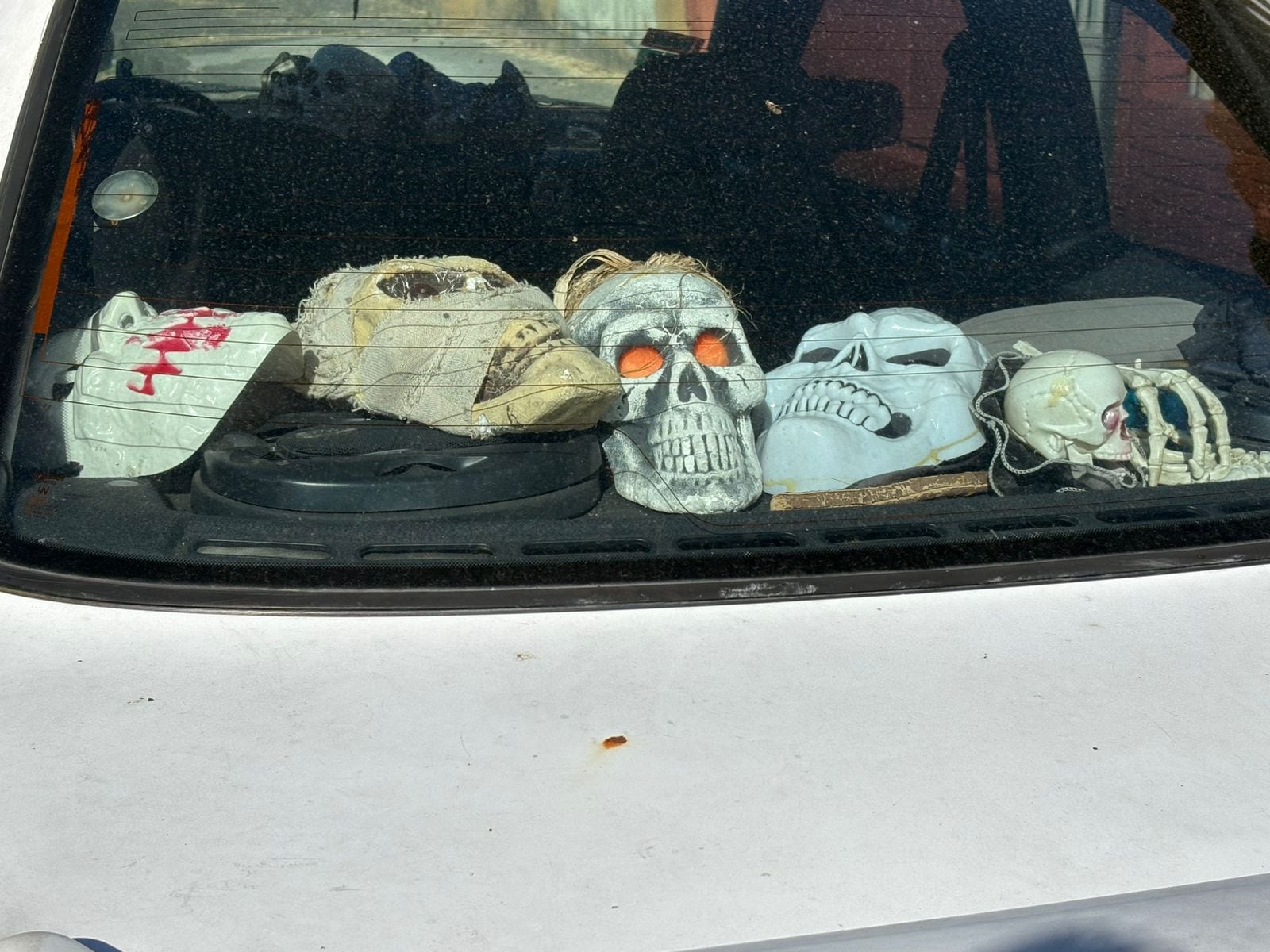 En el vehículo de un supuesto brujo detenido por el homicidio de un abogado jubilado, había varios objetos alusivos a la muerte.