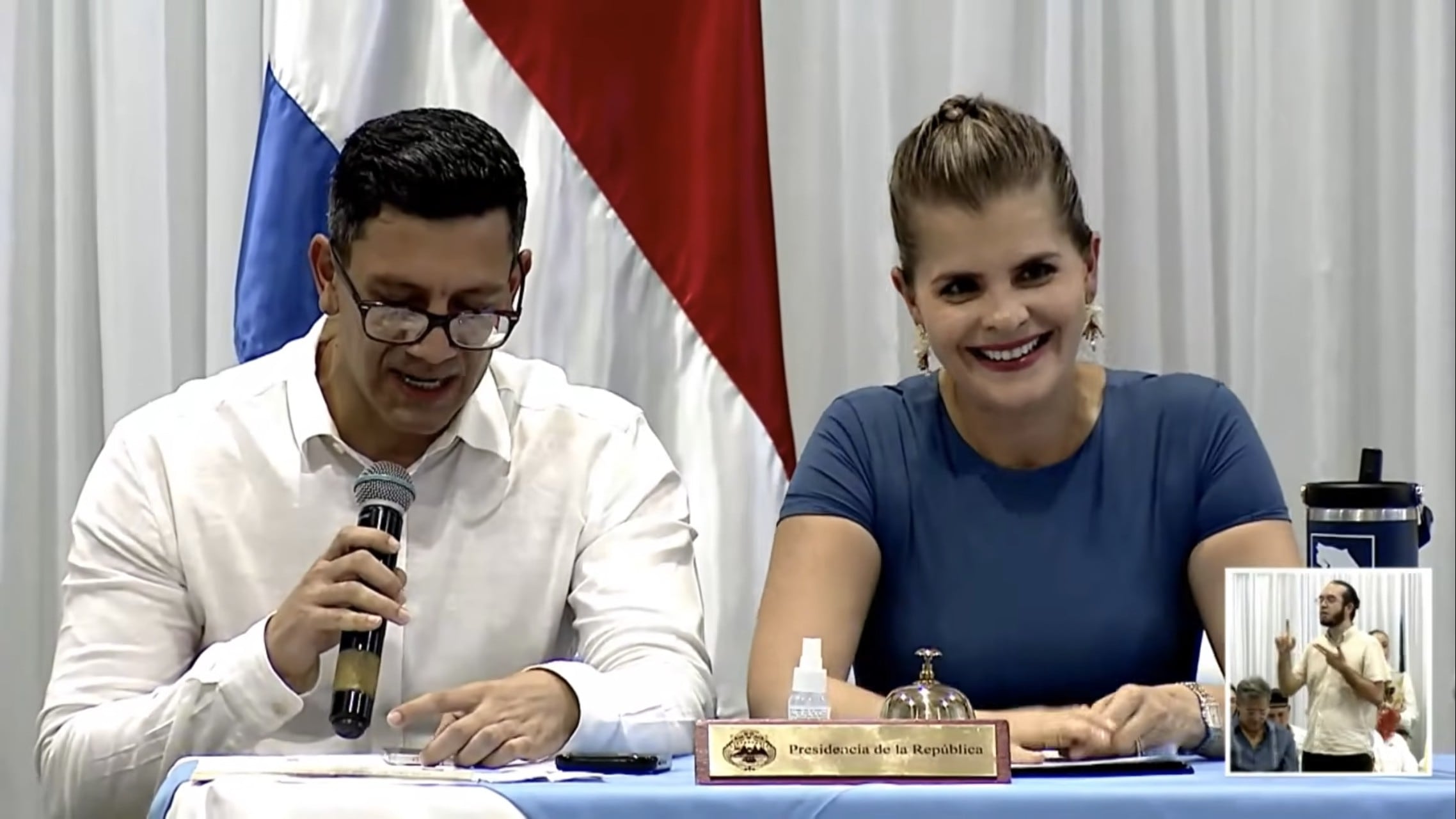 Efraím Zeledón y Laura Fernández