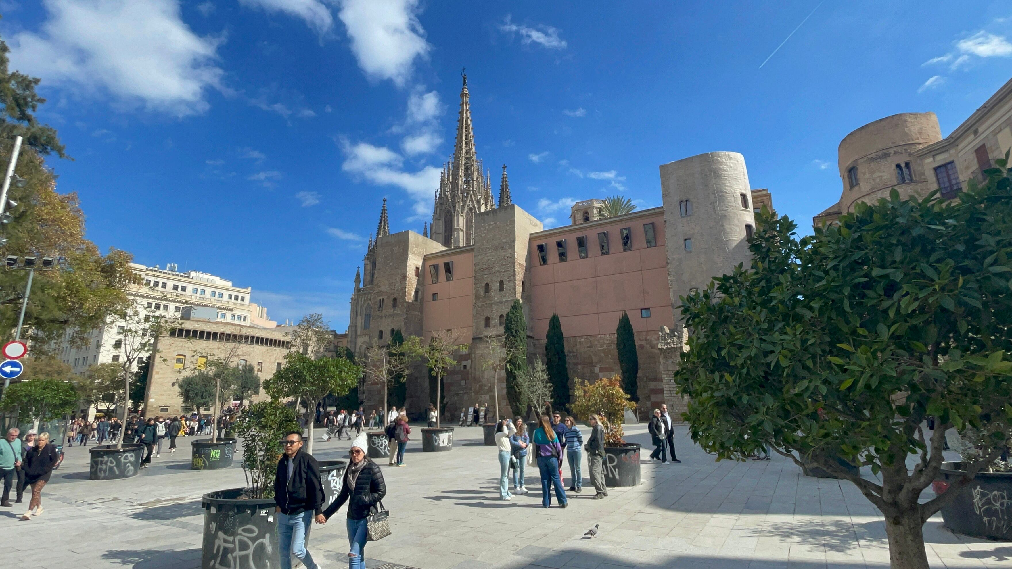 El Barrio Gótico en Barcelona, España.
