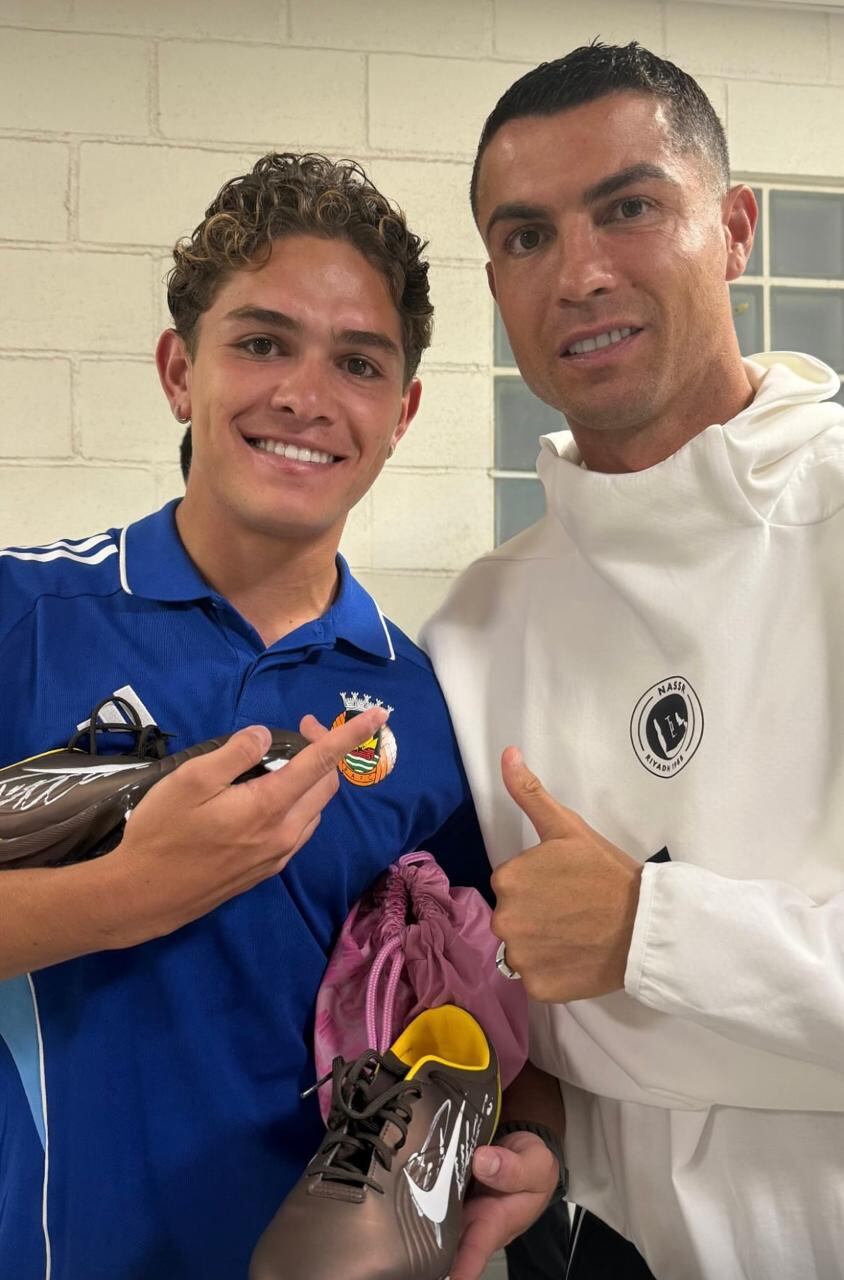 Brandon Aguilera y Cristiano Ronaldo.