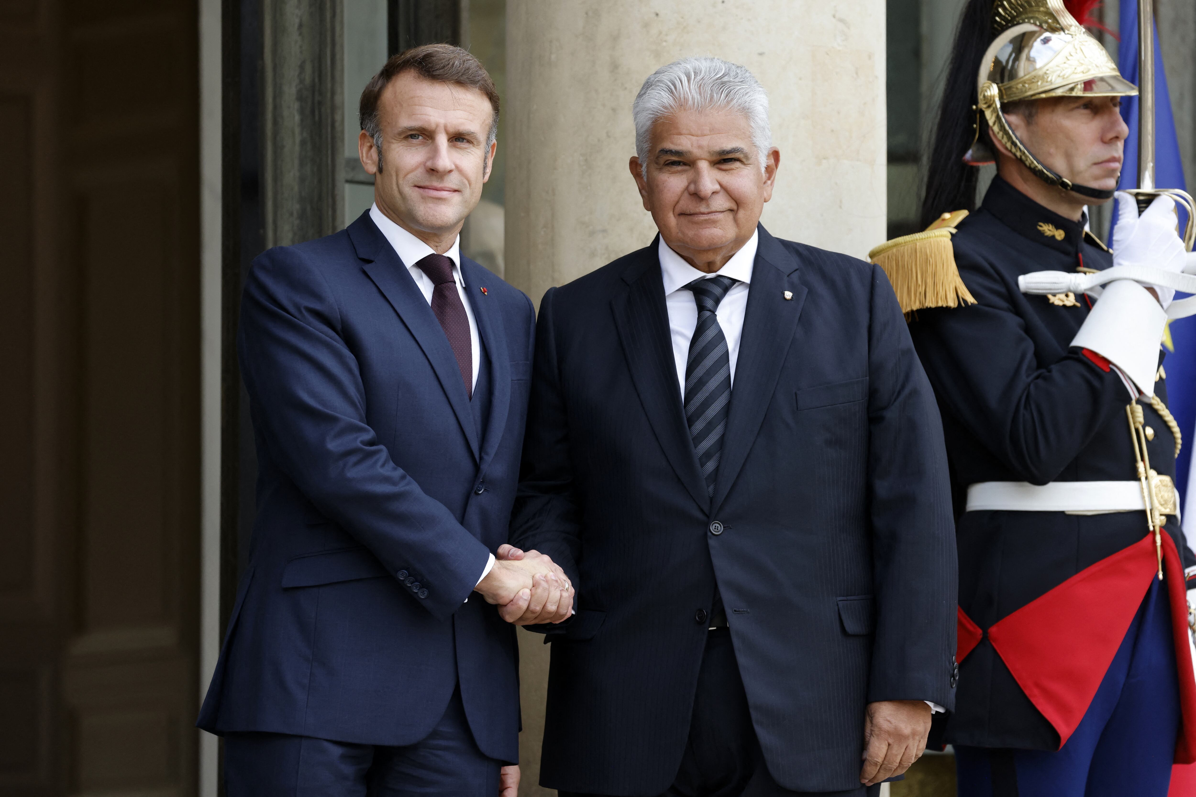 Emmanuel Macron, presidente de Francia y José Raúl Mulino, presidente de Panamá