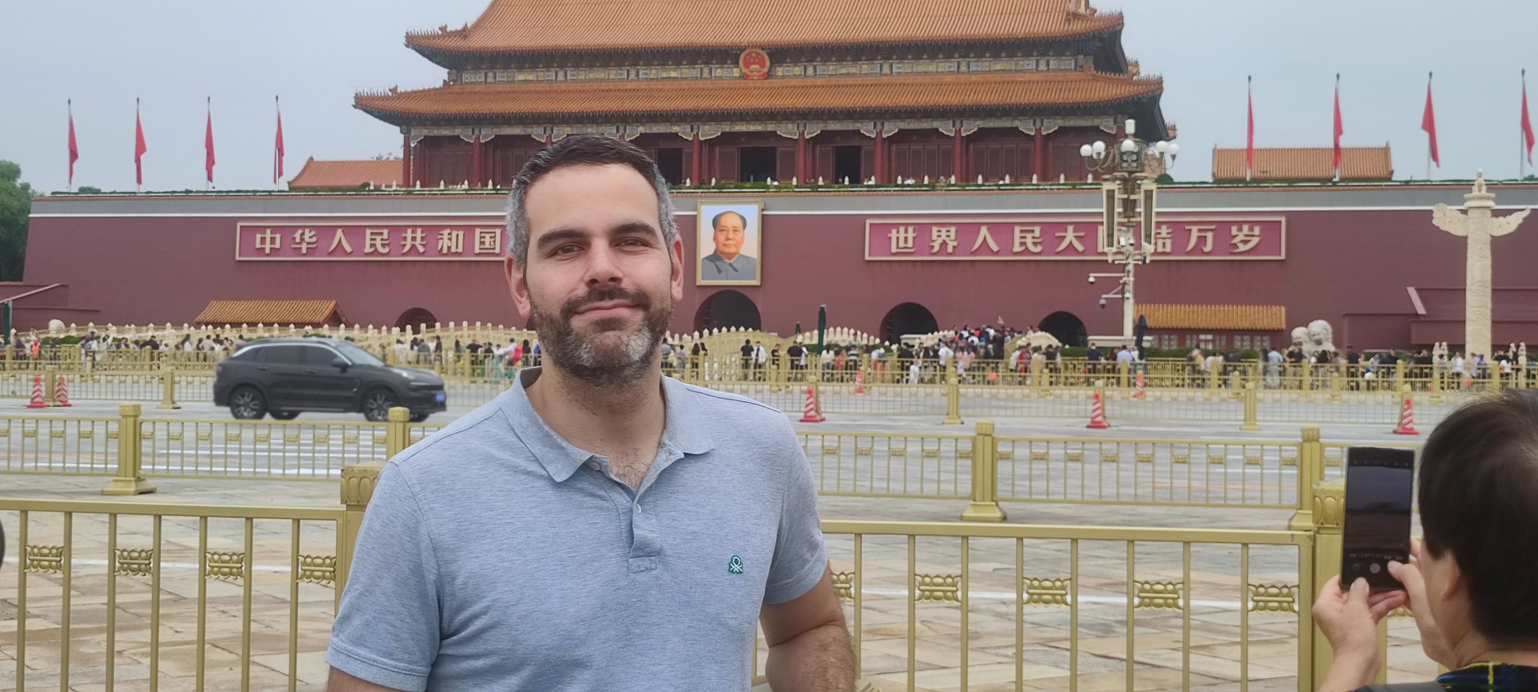 Javier Arguedas se declara un amante de conocer lugares, su profesión también lo ha llevado a conocer diversos países.