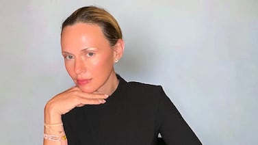 Influencer hallada muerta en habitación de hotel días después de cirugía estética