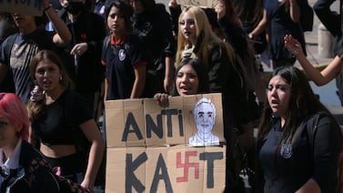 Kast enfrenta su primera protesta masiva en Chile: Miles de estudiantes se manifiestan contra posible recorte a educación gratuita