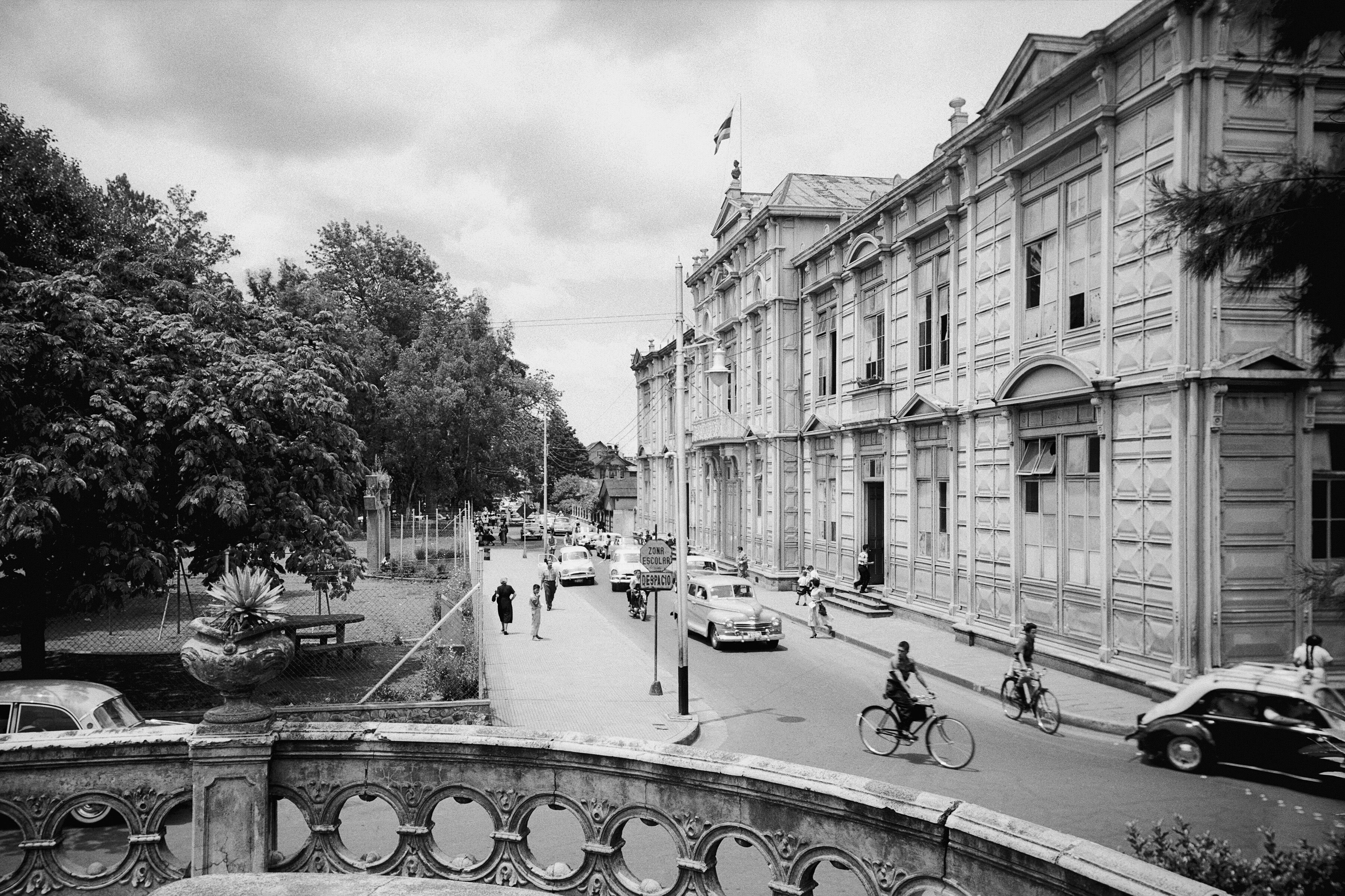 Edificio Escuelas Graduadas, San José (1954)