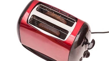 Este electrodoméstico podría causar incendios si no lo desconecta tras usarlo: consejos para la tostadora de pan