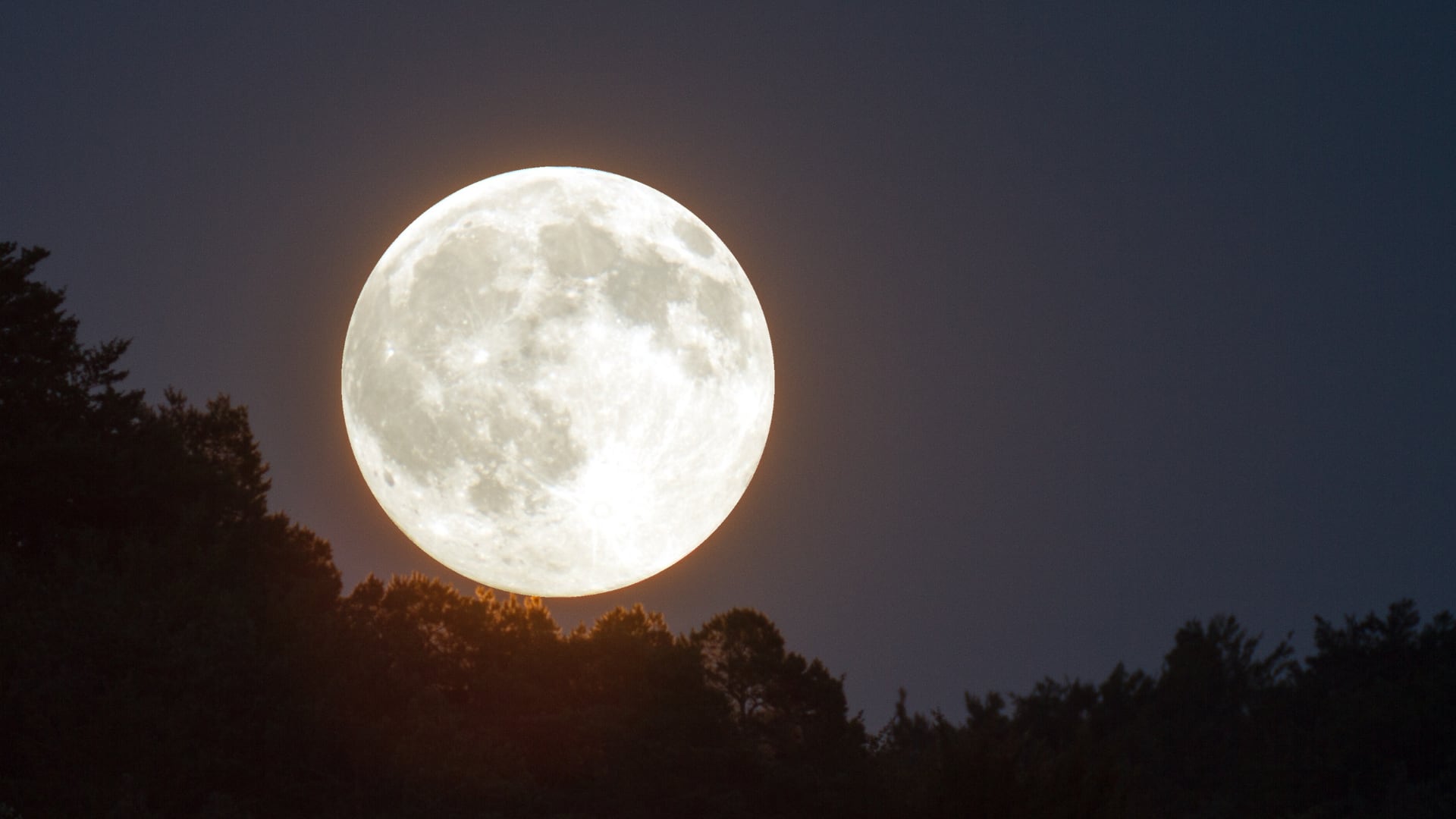 La Luna llena de octubre se verá el lunes 6 a las 9:47 p. m., según datos de Time and Date.