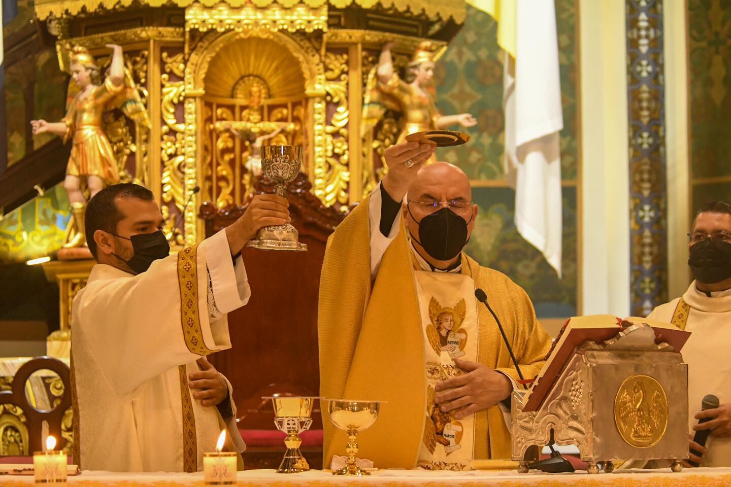 En la basílica de Nuestra Señora de Los Ángeles en Cartago, esta misa papal se siguió por pantallas. Estuvo monseñor José Manuel Garita, presidente de la Conferencia Episcopal, monseñor Mario Quirós, obispo de Cartago, entre otras autoridades religiosas, además hubo representantes del Gobierno y feligreses