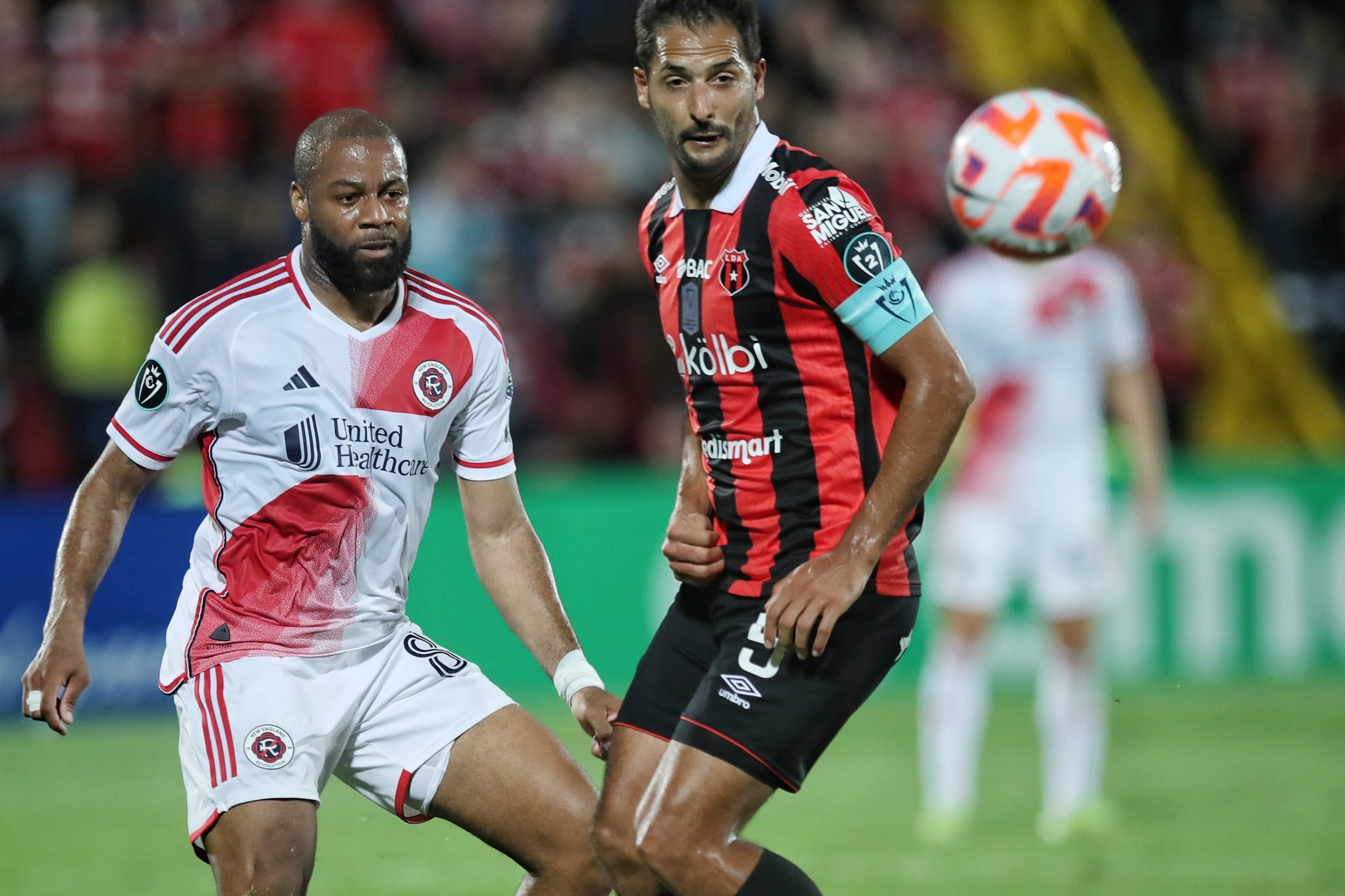 12/03/2024/ juego de vuelta entre Liga Deportiva Alajuelense vs New England Revolution por la CONCACAF Champions Cup en el estadio Alejandro Morera Soto donde el técnico Alexandre Guimarães vuelve al fútbol de Costa Rica dirigiendo a la Liga / Foto John Durán
