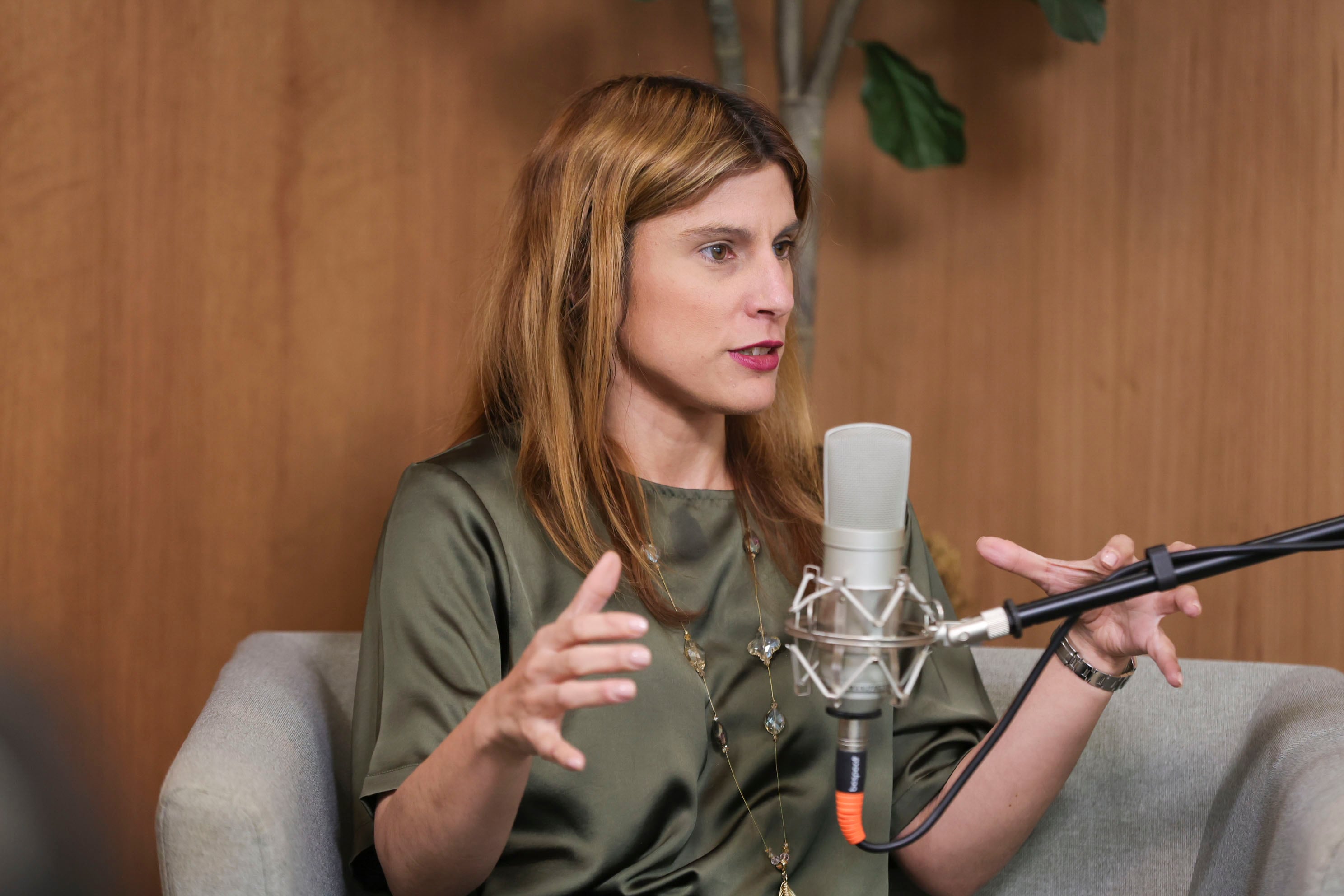 entrevista con la diputada Andrea Álvarez