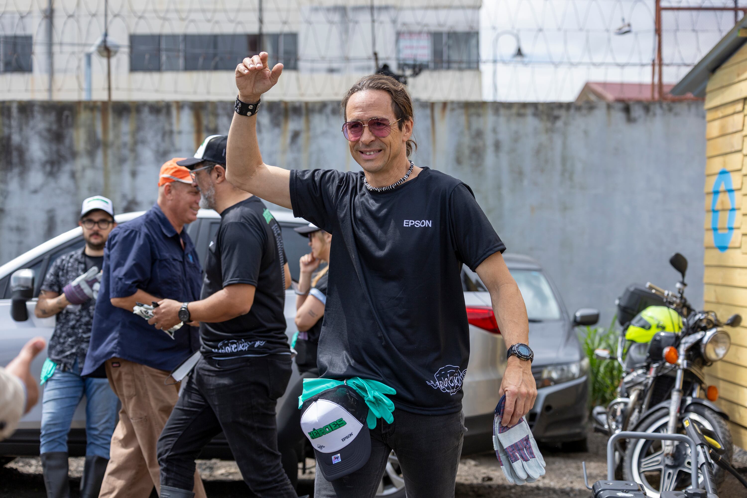 Varios músicos costarricenses lavaron las calles de San José.