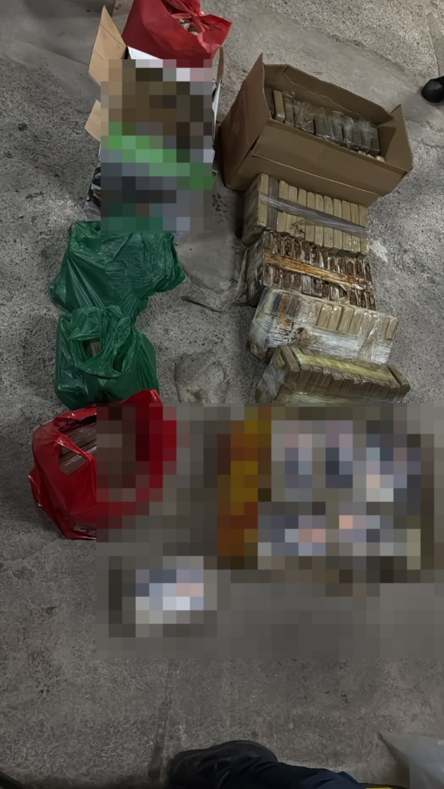 Intervención a vehículo facilita el decomiso de 242 paquetes de cocaína en Santo Domingo de Heredia.