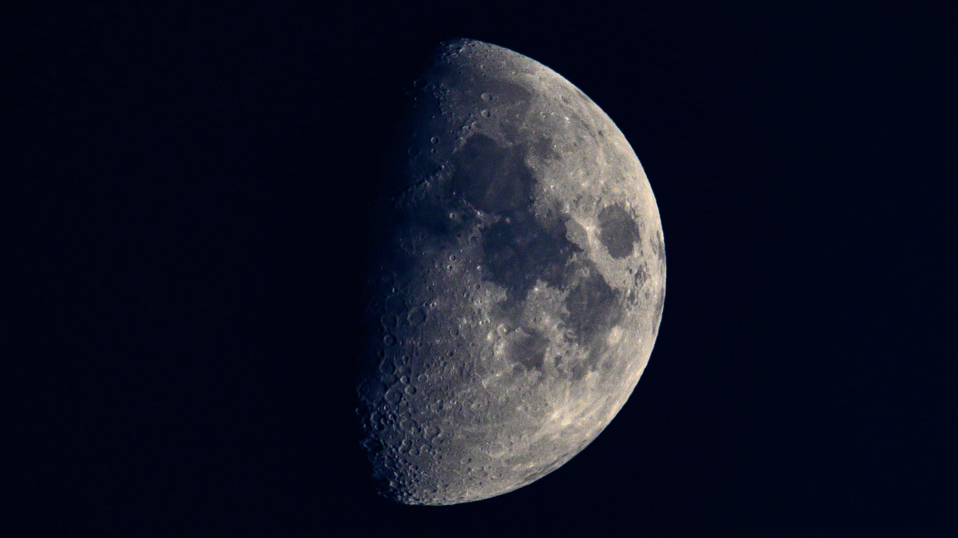 El ciclo lunar de octubre 2025 tendrá cuatro fases claras que se desarrollarán entre el 6 y el 29 del mes.