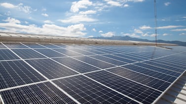 Editorial: De espaldas al sol