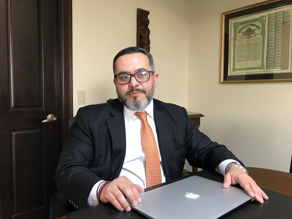 Fabio Oconitrillo Tenorio, representante de la mujer,denunció a Costa Rica ante la CIDH. Foto: Carlos Arguedas.