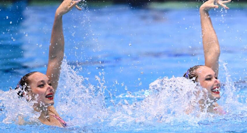 Las gemelas ucranianas Maryna y Vladyslava Aleksiiva apuntan a ganar una medalla en la natación artística de los Juegos Olímpicos de París 2024.