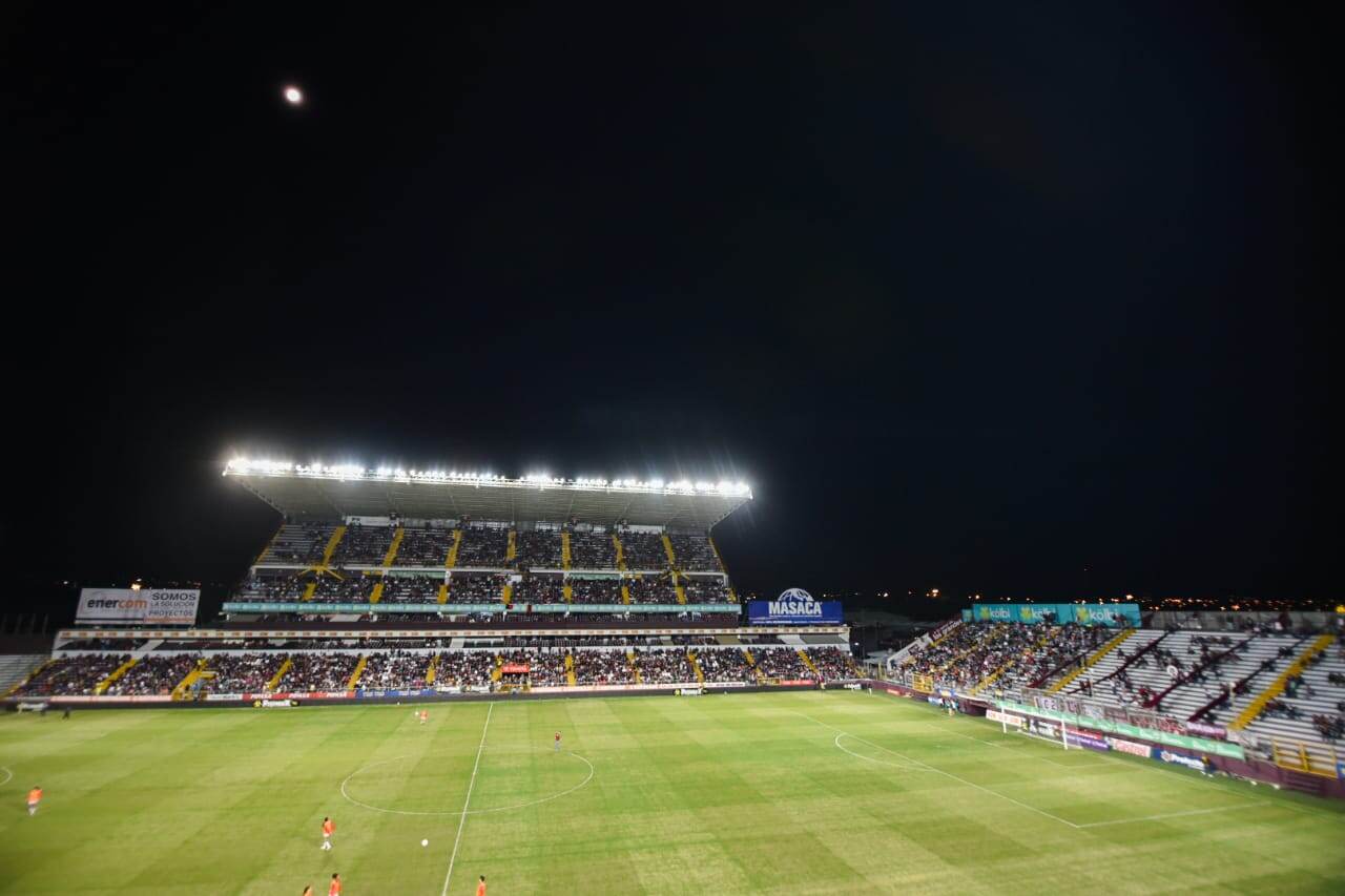 6.800 personas llegaron al partido de la final nacional entre Saprissa FF y Alajuelense Codea. Fotografía: Photo Media Express