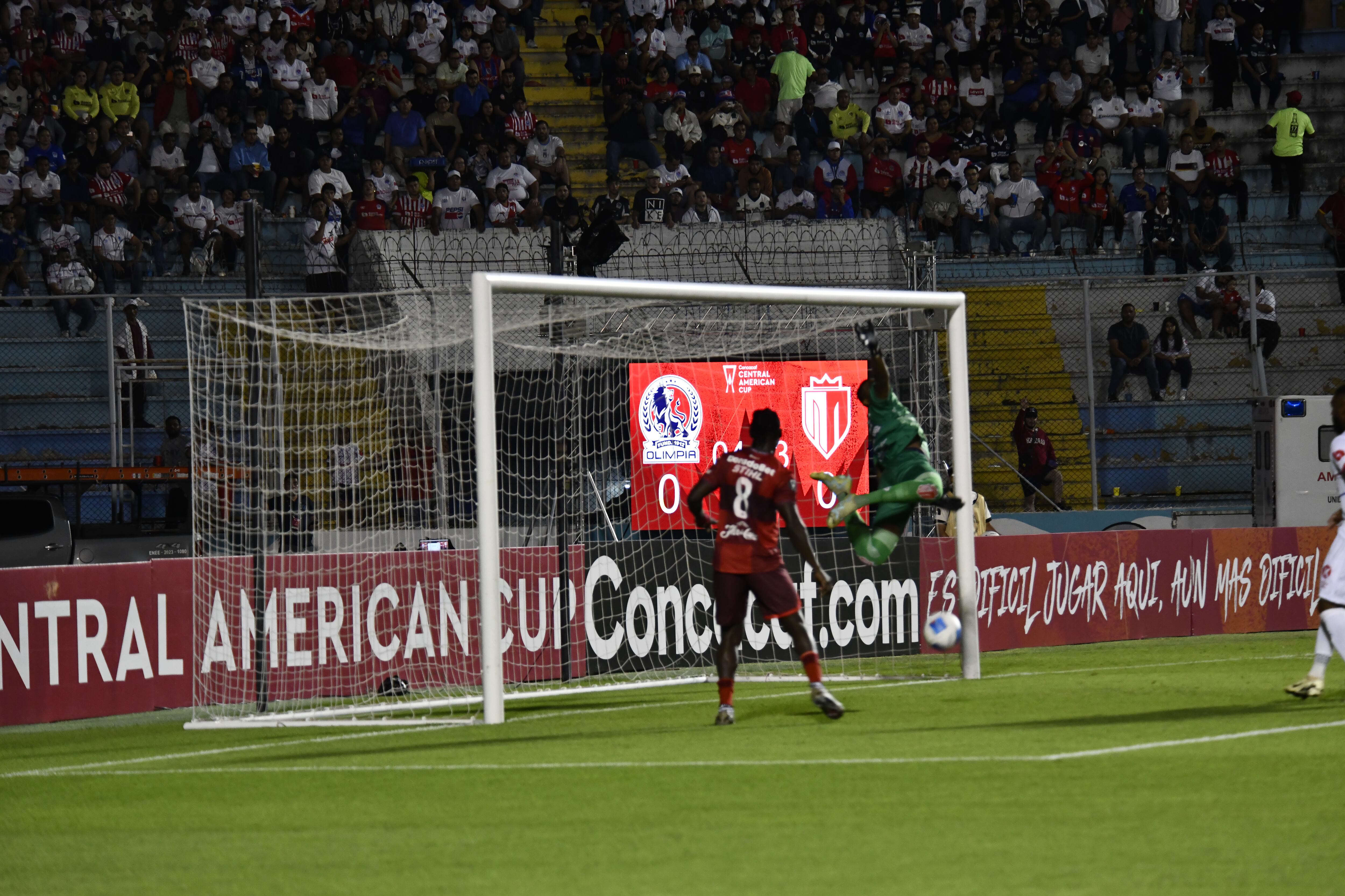 Darryl Parker encajó tres goles en su debut internacional con Real Estelí, en la Copa Centroamericana de Concacaf.