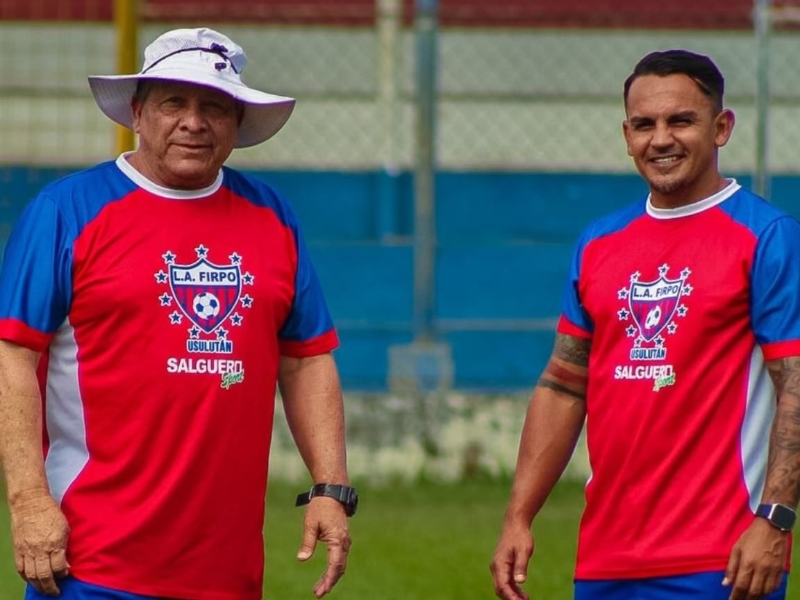 Marvin Solano junto a Kevin Sancho, el entrenador tico se llevó al exjugador de Alajuelense como asistente técnico al Luis Ángel Firpo.