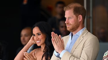 Meghan Markle usa un ‘look’ en referencia a sus hijos durante viaje con Harry