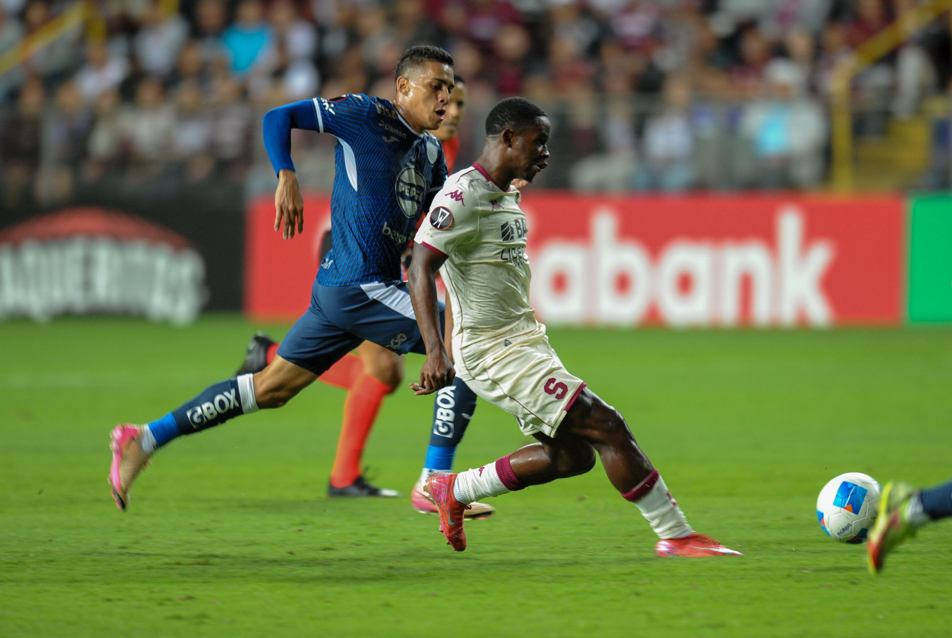 Deportivo Saprissa y el Fútbol Club Motagua.