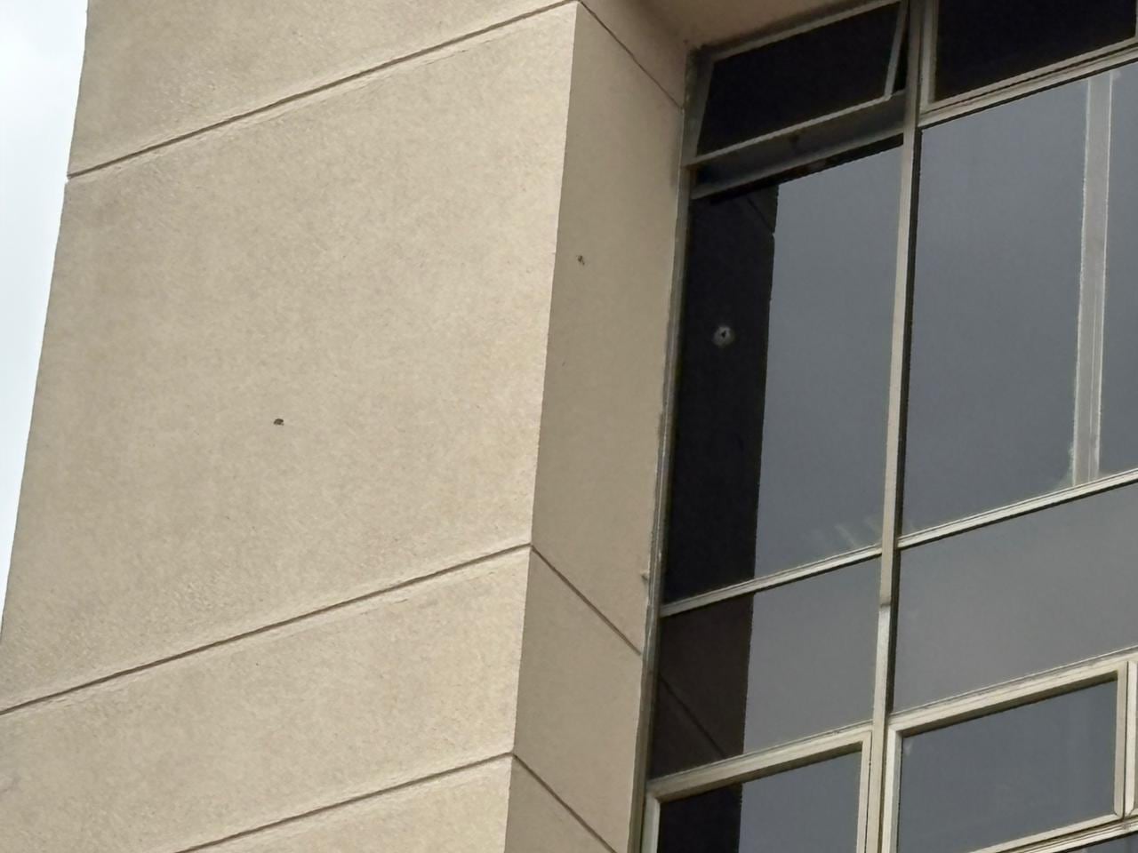 Impactos de bala en edificio del OIJ en San Pedro de Montes de Oca.