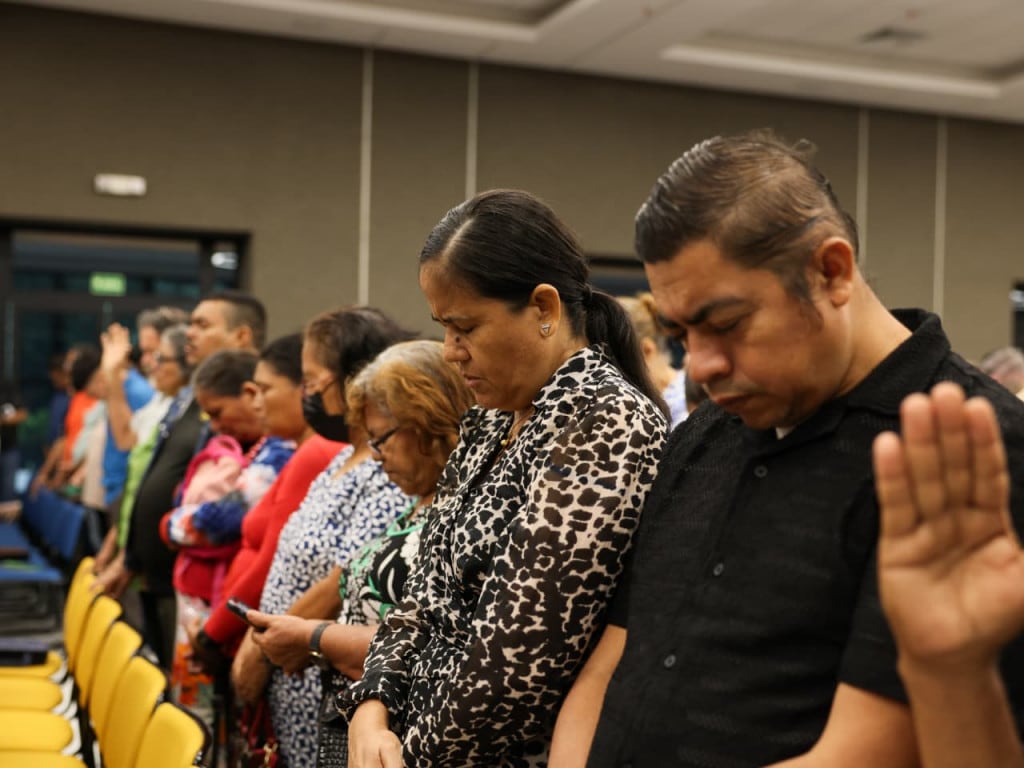 Imágenes del acto en la Asamblea Nacional donde líderes evangélicos respaldaron reforma constitucional de Nicaragua.
