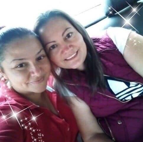 Arelys Rodríguez (derecha) cumple un año de fallecida, luego de una liposucción que le realizaron en una clínica privada. Su hermana Rebeca (izq.) afirma que urge aclarar el caso. Foto: Cortesía: Rebeca Rodríguez.