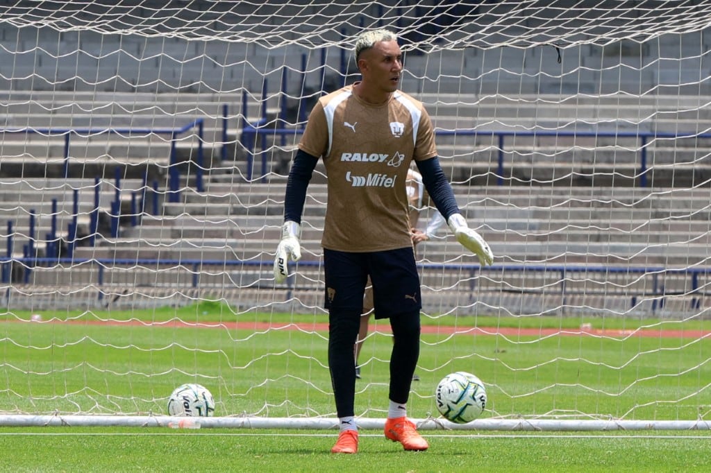 Keylor Navas en un entrenamiento de Pumas previo al debut en el Apertura 2026 contra Pachuca.