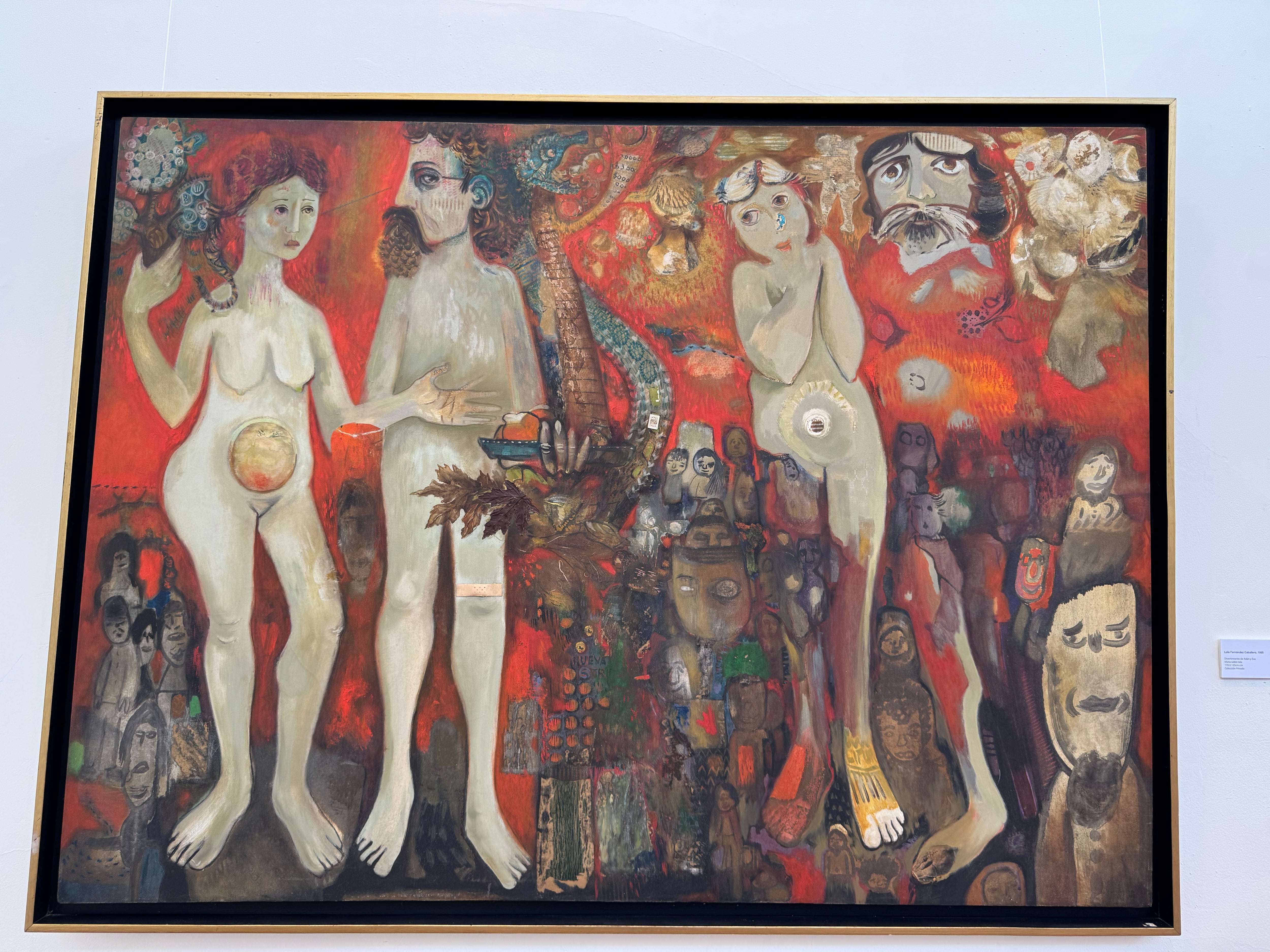 La muestra destaca también su papel como mujer, artista y educadora, cuya influencia continúa marcando la escena cultural del país.