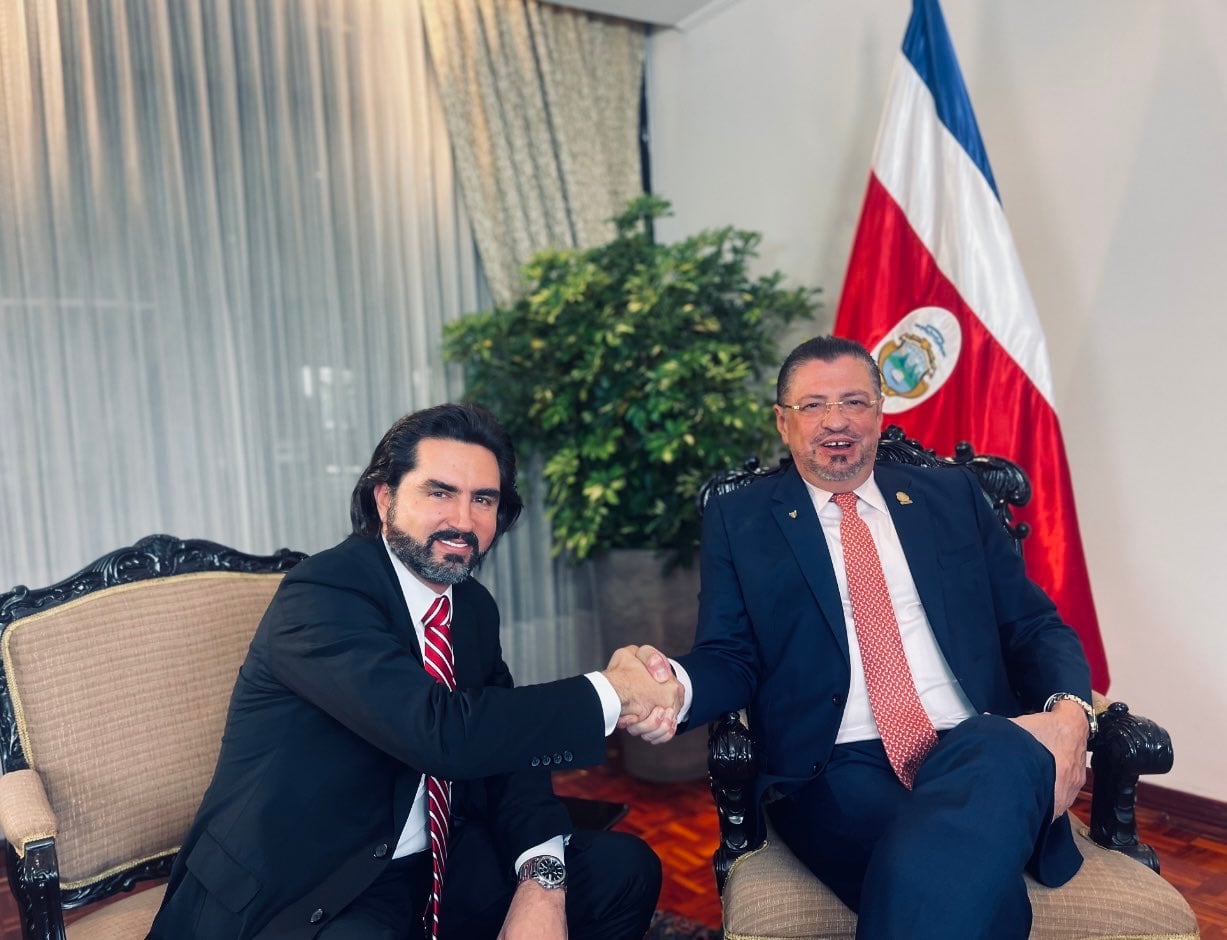 El diputado electo por el PPSO Antonio Barzuna pidió que la Asamblea Legislativa sea dirigida por una mujer.