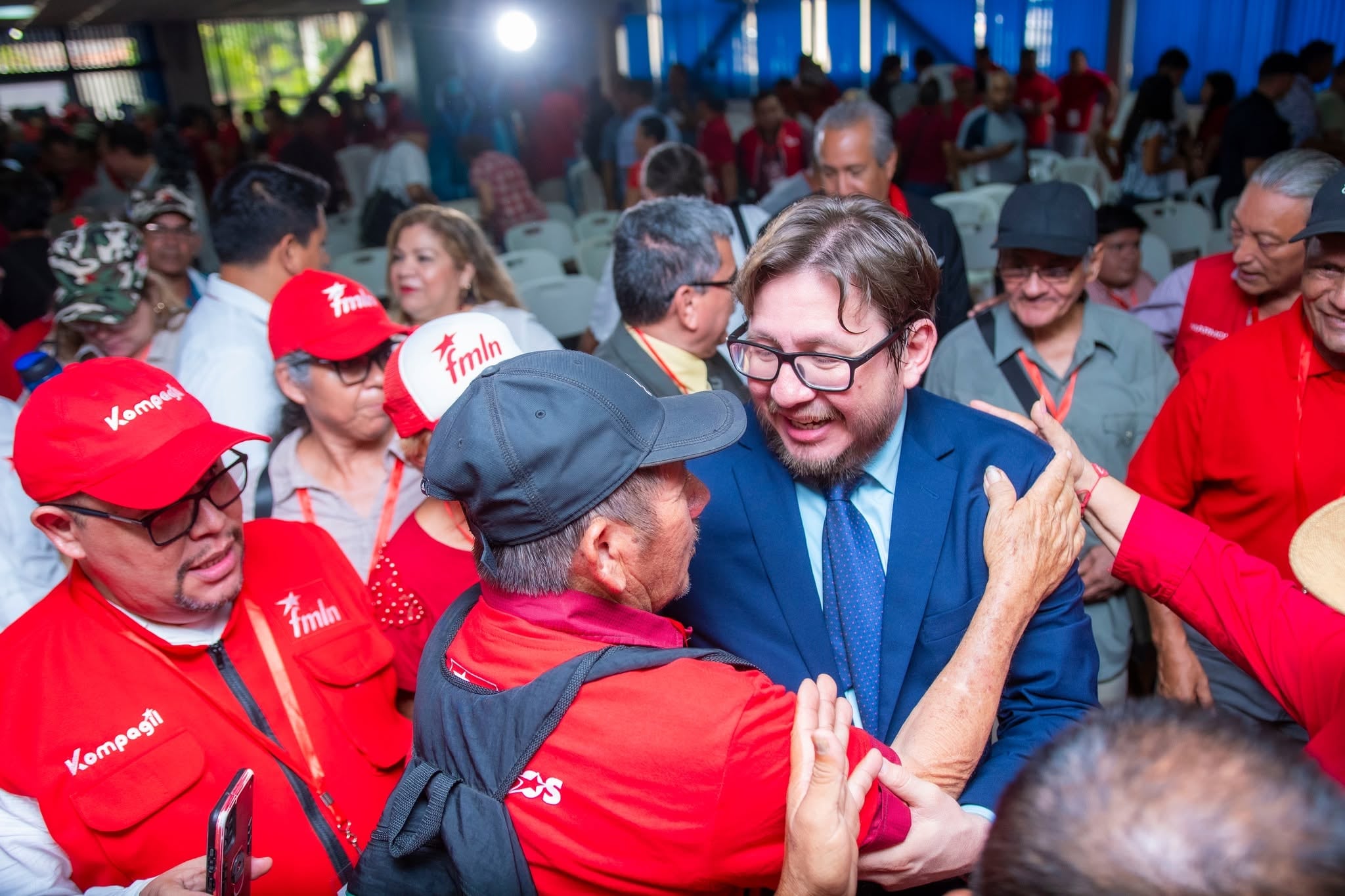 Rafael Aguirre será el candidato presidencial del partido Frente Farabundo Martí para la Liberación Nacional (FMLN) en unas elecciones en las que Nayib Bukele es amplio favorito