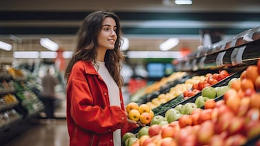 Tendencia en redes: personas tratan de encontrar el amor en medio de piñas, huevos y lechugas